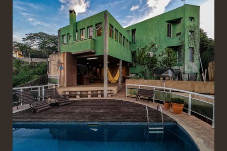 Casa à venda com 346m², 4 quartos e 4 vagas