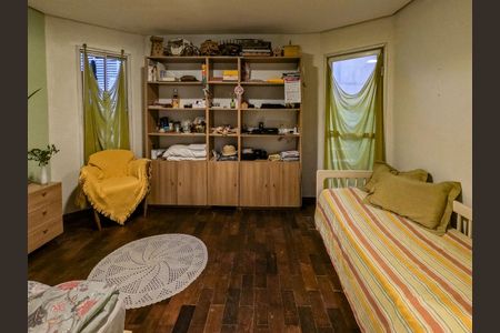 Casa à venda com 346m², 4 quartos e 4 vagas