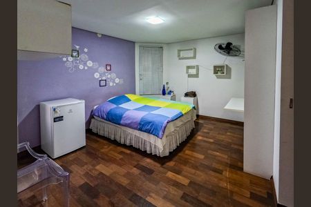 Casa à venda com 346m², 4 quartos e 4 vagas