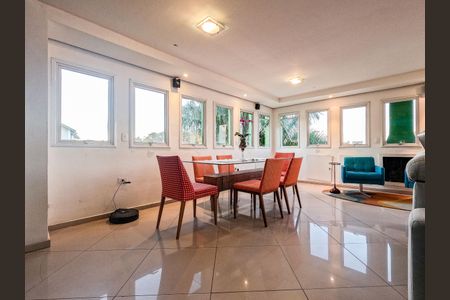 Casa à venda com 346m², 4 quartos e 4 vagas