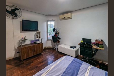 Casa à venda com 346m², 4 quartos e 4 vagas