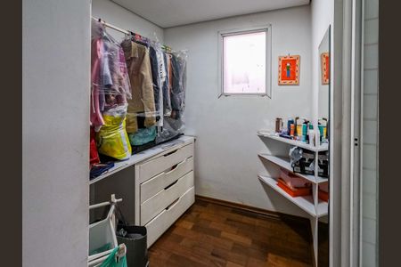 Casa à venda com 346m², 4 quartos e 4 vagas