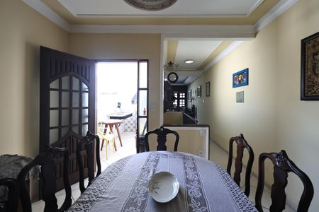 Casa à venda com 231m², 3 quartos e 2 vagasSala de Jantar