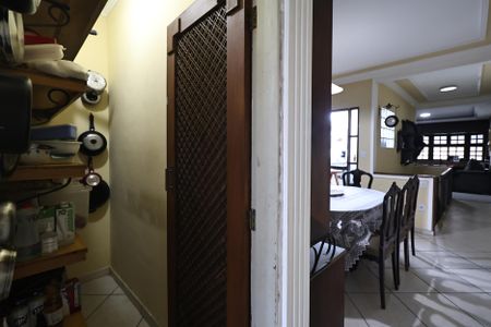 Casa à venda com 231m², 3 quartos e 2 vagasDespensa