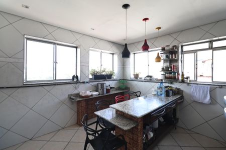 Casa à venda com 231m², 3 quartos e 2 vagasCozinha