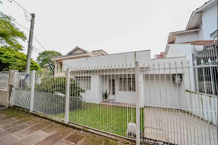 Casa à venda com 310m², 3 quartos e 4 vagasFachada