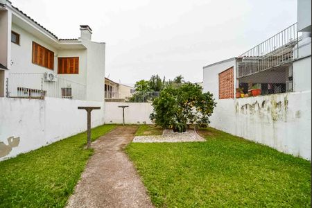 Casa à venda com 310m², 3 quartos e 4 vagasQuintal