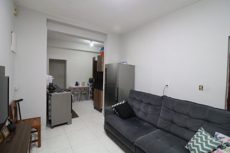 Casa à venda com 130m², 3 quartos e 4 vagasSala C2