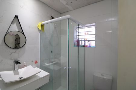 Casa à venda com 130m², 3 quartos e 4 vagasBanheiro C2