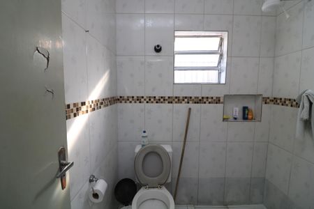 Casa à venda com 130m², 3 quartos e 4 vagasBanheiro C1