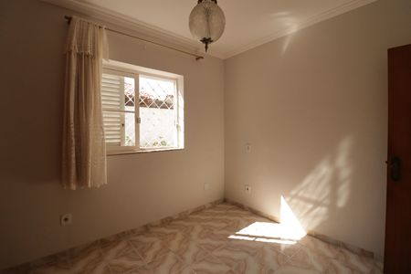 Casa à venda com 480m², 3 quartos e 4 vagas Casa à venda com 480m², 3 quartos e 4 vagasQuarto 3