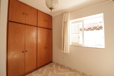 Casa à venda com 480m², 3 quartos e 4 vagas Casa à venda com 480m², 3 quartos e 4 vagasQuarto 3