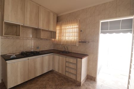 Casa à venda com 480m², 3 quartos e 4 vagas Casa à venda com 480m², 3 quartos e 4 vagasCozinha