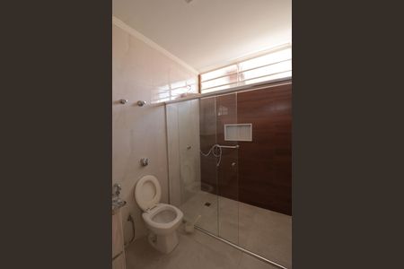 Casa à venda com 480m², 3 quartos e 4 vagas Casa à venda com 480m², 3 quartos e 4 vagasBanheiro do Quarto 3