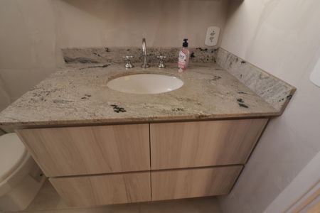 Casa à venda com 480m², 3 quartos e 4 vagas Casa à venda com 480m², 3 quartos e 4 vagasBanheiro Social