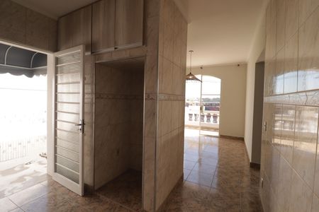 Casa à venda com 480m², 3 quartos e 4 vagas Casa à venda com 480m², 3 quartos e 4 vagasCozinha