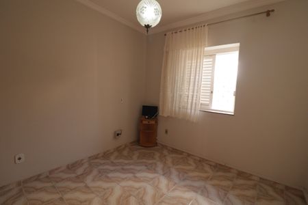 Casa à venda com 480m², 3 quartos e 4 vagas Casa à venda com 480m², 3 quartos e 4 vagasQuarto 2