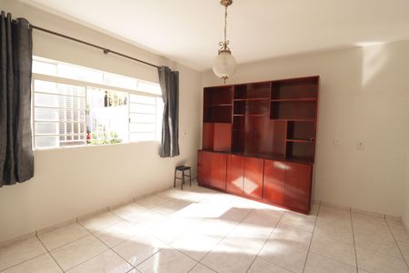 Casa à venda com 480m², 3 quartos e 4 vagas Casa à venda com 480m², 3 quartos e 4 vagasEdícula