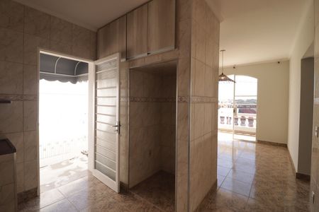Casa à venda com 480m², 3 quartos e 4 vagas Casa à venda com 480m², 3 quartos e 4 vagasCozinha