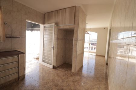 Casa à venda com 480m², 3 quartos e 4 vagas Casa à venda com 480m², 3 quartos e 4 vagasCozinha