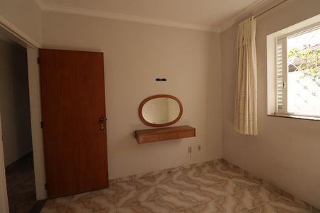 Casa à venda com 480m², 3 quartos e 4 vagas Casa à venda com 480m², 3 quartos e 4 vagasQuarto 1