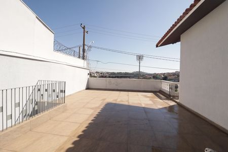 Casa à venda com 480m², 3 quartos e 4 vagas Casa à venda com 480m², 3 quartos e 4 vagasVaranda