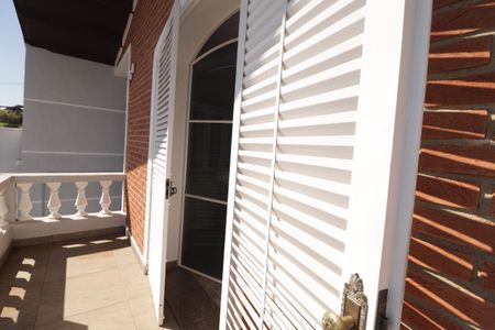 Casa à venda com 480m², 3 quartos e 4 vagas Casa à venda com 480m², 3 quartos e 4 vagasVaranda