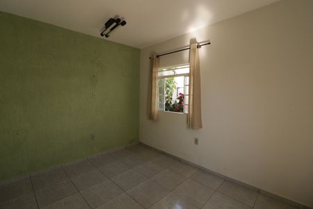 Casa à venda com 480m², 3 quartos e 4 vagas Casa à venda com 480m², 3 quartos e 4 vagasEdícula