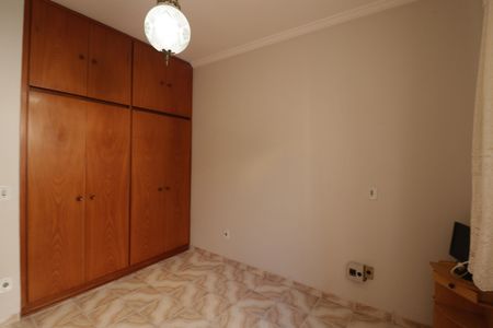 Casa à venda com 480m², 3 quartos e 4 vagas Casa à venda com 480m², 3 quartos e 4 vagasQuarto 2