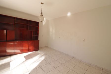 Casa à venda com 480m², 3 quartos e 4 vagas Casa à venda com 480m², 3 quartos e 4 vagasEdícula