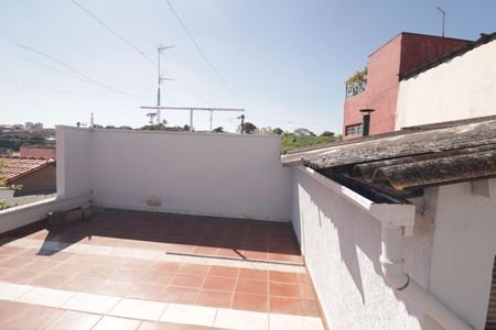 Casa à venda com 480m², 3 quartos e 4 vagas Casa à venda com 480m², 3 quartos e 4 vagasTerraço