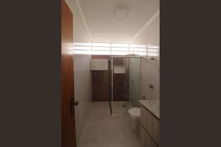 Casa à venda com 480m², 3 quartos e 4 vagas Casa à venda com 480m², 3 quartos e 4 vagasBanheiro Social