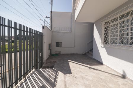 Casa à venda com 480m², 3 quartos e 4 vagas Casa à venda com 480m², 3 quartos e 4 vagasFachada