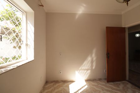 Casa à venda com 480m², 3 quartos e 4 vagas Casa à venda com 480m², 3 quartos e 4 vagasQuarto 3