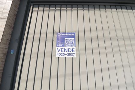 Casa à venda com 480m², 3 quartos e 4 vagas Casa à venda com 480m², 3 quartos e 4 vagasPlaca