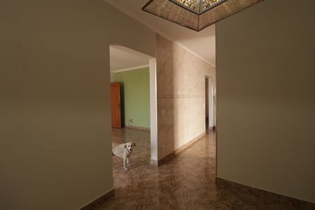 Casa à venda com 480m², 3 quartos e 4 vagas Casa à venda com 480m², 3 quartos e 4 vagasSala