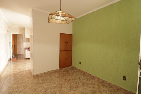 Casa à venda com 480m², 3 quartos e 4 vagas Casa à venda com 480m², 3 quartos e 4 vagasSala