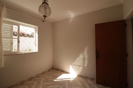 Casa à venda com 480m², 3 quartos e 4 vagas Casa à venda com 480m², 3 quartos e 4 vagasQuarto 3