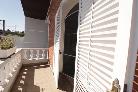 Casa à venda com 480m², 3 quartos e 4 vagas Casa à venda com 480m², 3 quartos e 4 vagasVaranda