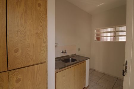 Casa à venda com 480m², 3 quartos e 4 vagas Casa à venda com 480m², 3 quartos e 4 vagasEdícula