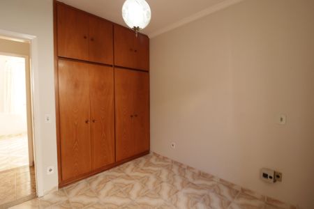 Casa à venda com 480m², 3 quartos e 4 vagas Casa à venda com 480m², 3 quartos e 4 vagasQuarto 2