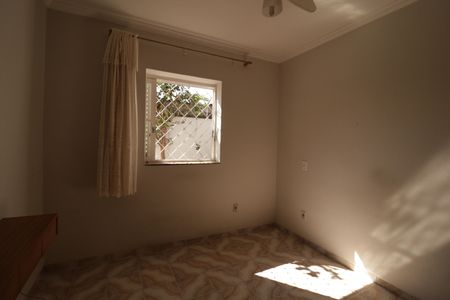 Casa à venda com 480m², 3 quartos e 4 vagas Casa à venda com 480m², 3 quartos e 4 vagasQuarto 1