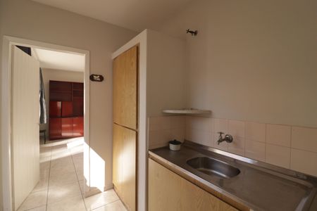 Casa à venda com 480m², 3 quartos e 4 vagas Casa à venda com 480m², 3 quartos e 4 vagasEdícula