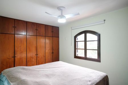 Casa à venda com 255m², 4 quartos e 7 vagasSuíte