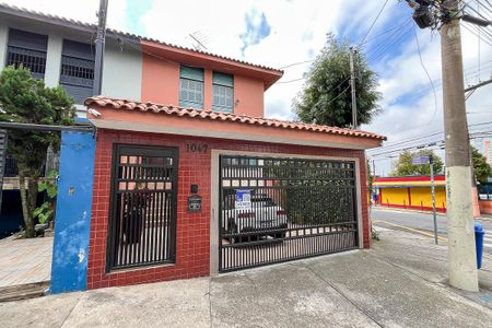 Casa à venda com 255m², 4 quartos e 7 vagasFachada + plaquinha