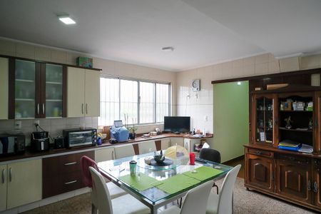 Casa à venda com 255m², 4 quartos e 7 vagasCozinha