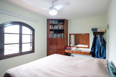 Casa à venda com 255m², 4 quartos e 7 vagasSuíte