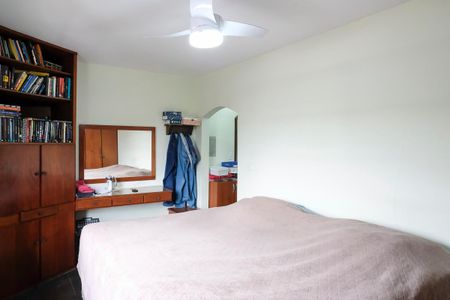 Casa à venda com 255m², 4 quartos e 7 vagasSuíte