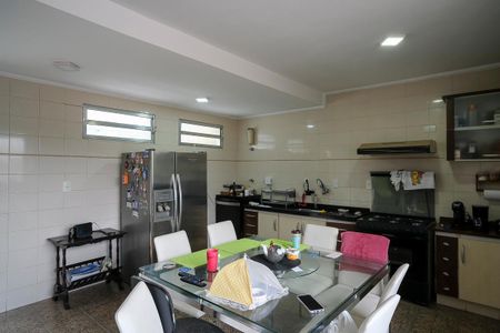 Casa à venda com 255m², 4 quartos e 7 vagasCozinha