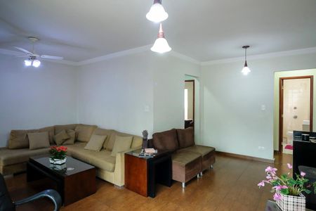 Casa à venda com 255m², 4 quartos e 7 vagasSala